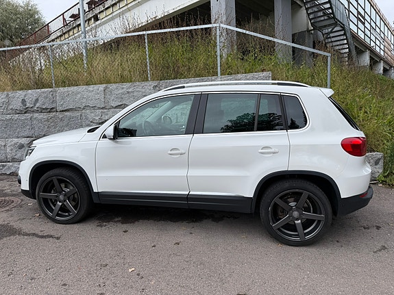 Volkswagen Tiguan 3 of 23