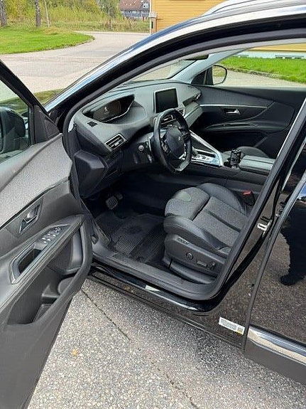 Peugeot 5008 17 of 30