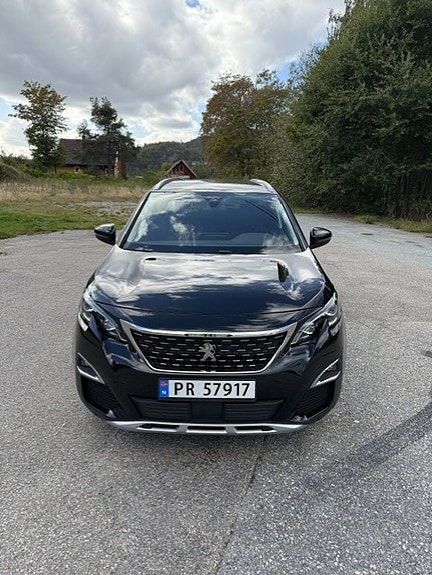 Peugeot 5008 2 of 30