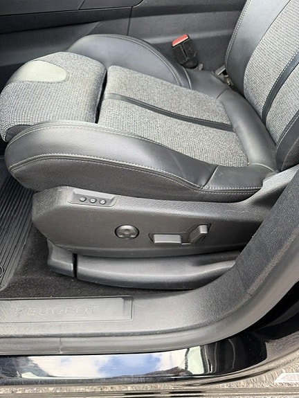 Peugeot 5008 18 of 30