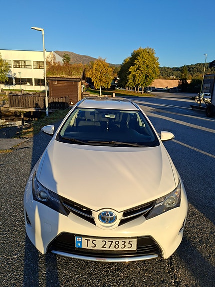 Toyota Auris 6 of 20