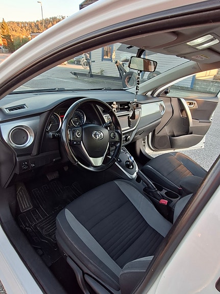 Toyota Auris 11 of 20