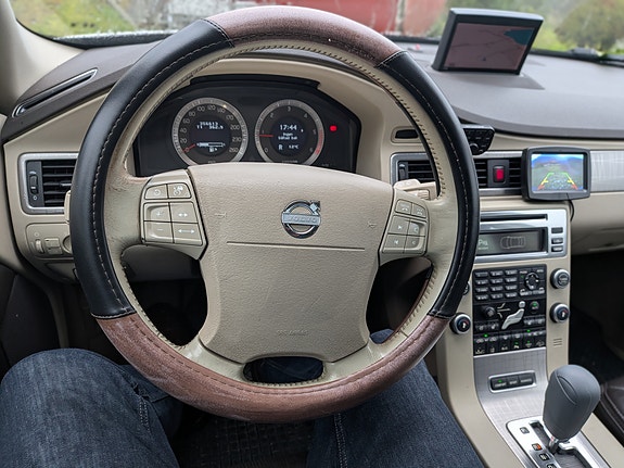 Volvo XC70 21 of 30