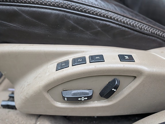 Volvo XC70 12 of 30