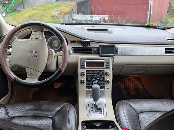 Volvo XC70 23 of 30