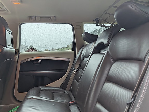 Volvo XC70 24 of 30