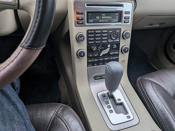 Volvo XC70 13 of 30