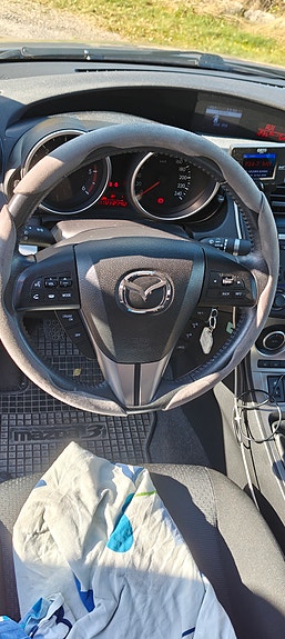 Mazda 3 4 of 9