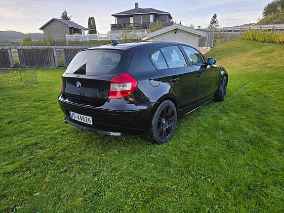 BMW 116i 3 of 12