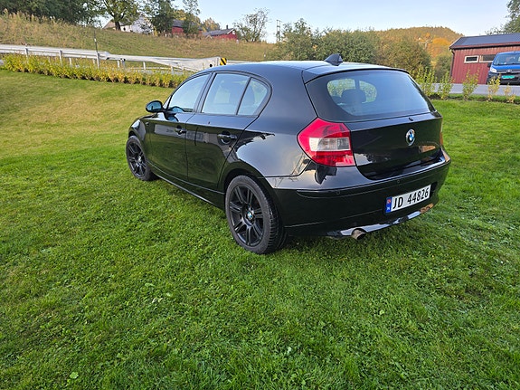 BMW 116i 4 of 12