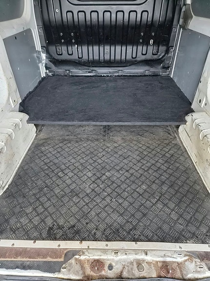 Nissan NV200 29 of 30