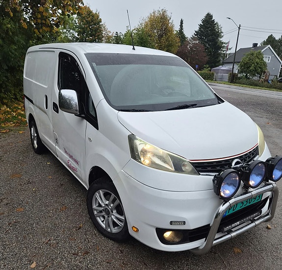 Nissan NV200 2 of 30