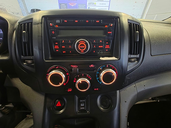 Nissan NV200 12 of 30