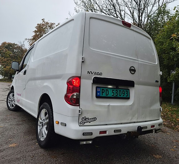 Nissan NV200 10 of 30