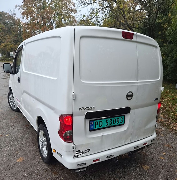 Nissan NV200 3 of 30