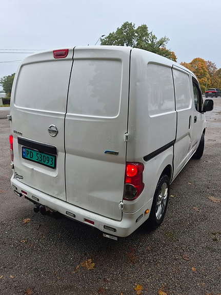 Nissan NV200 4 of 30