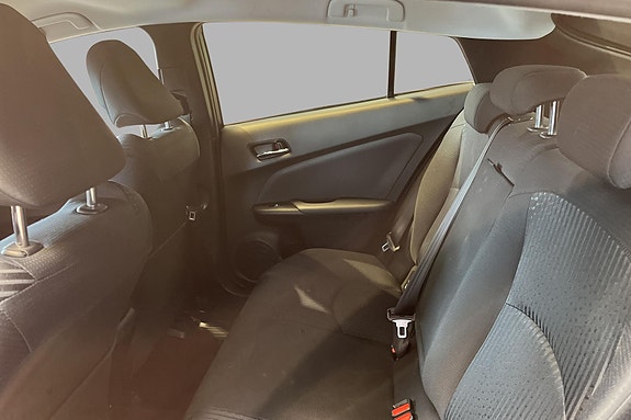 Toyota Prius 16 of 19