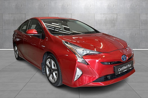 Toyota Prius 7 of 19