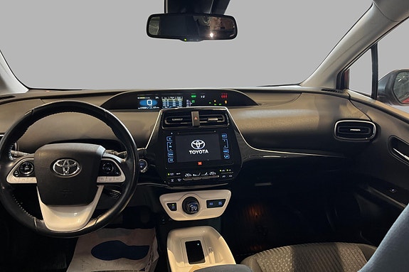 Toyota Prius 9 of 19