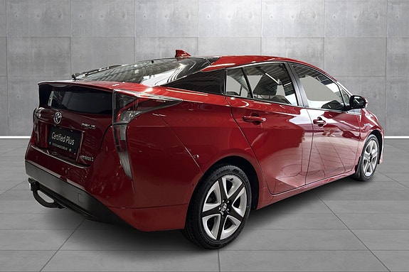 Toyota Prius 5 of 19