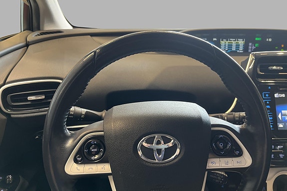 Toyota Prius 11 of 19