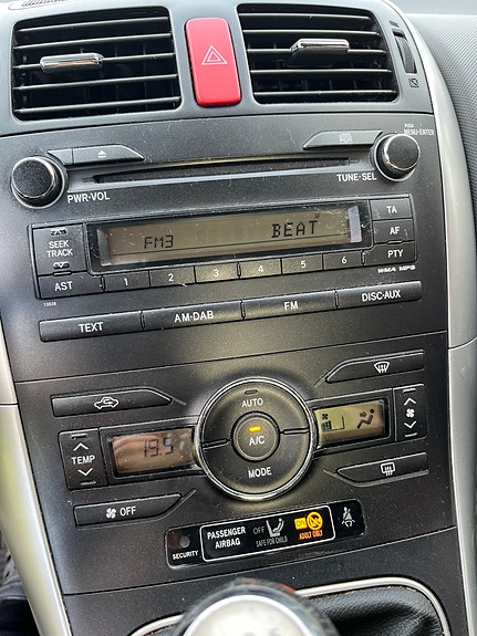 Toyota Auris 12 of 20