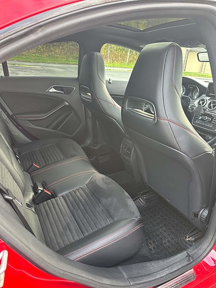 Mercedes-Benz CLA180 10 of 11