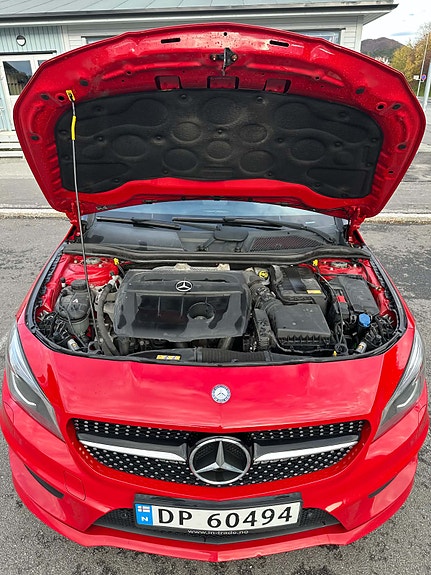 Mercedes-Benz CLA180 5 of 11