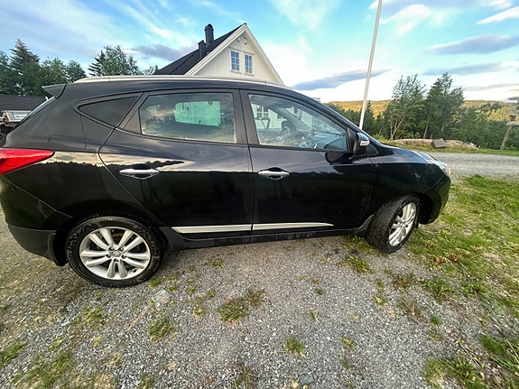 Hyundai ix35 2 of 30