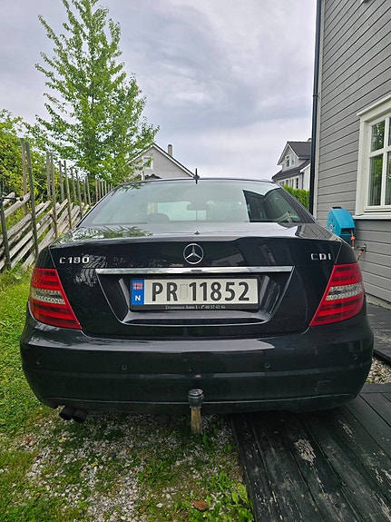 Mercedes-Benz C180 d 3 of 11