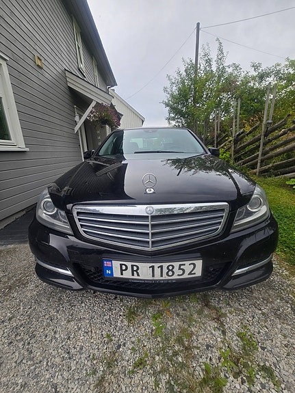 Mercedes-Benz C180 d 2 of 11