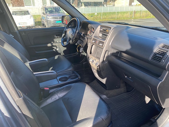 Honda CR-V 7 of 14