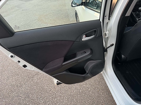 Honda Civic 27 of 30