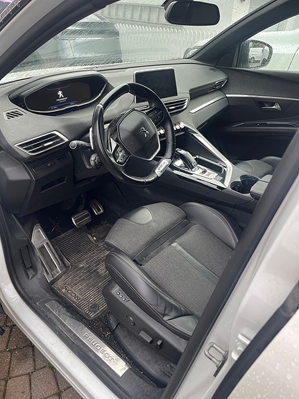 Peugeot 5008 5 of 7