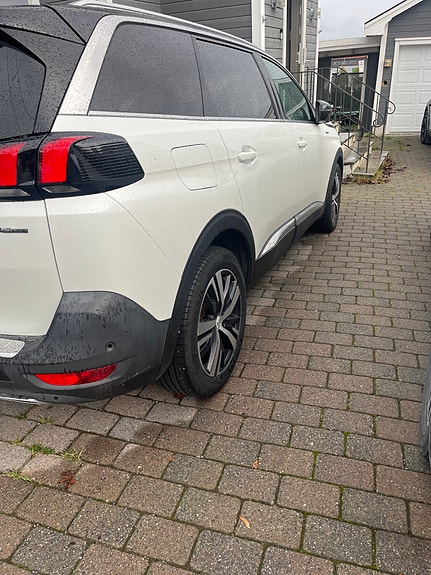 Peugeot 5008 3 of 7