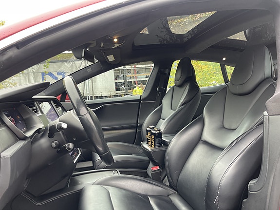 Tesla Model S 15 of 28