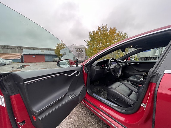 Tesla Model S 9 of 28