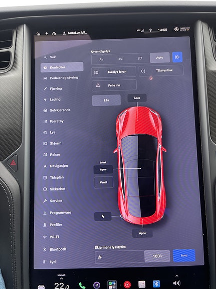 Tesla Model S 18 of 28