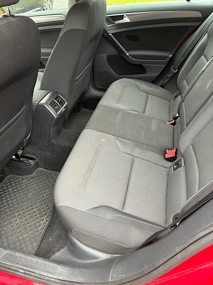 Volkswagen Golf VII 8 of 10