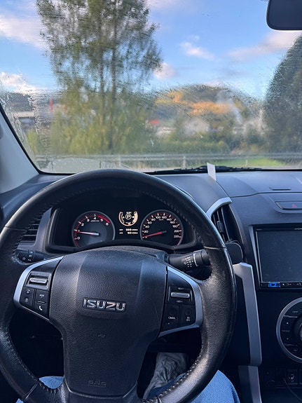 Isuzu D-max 6 of 7