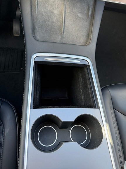 Tesla Model Y 29 of 30