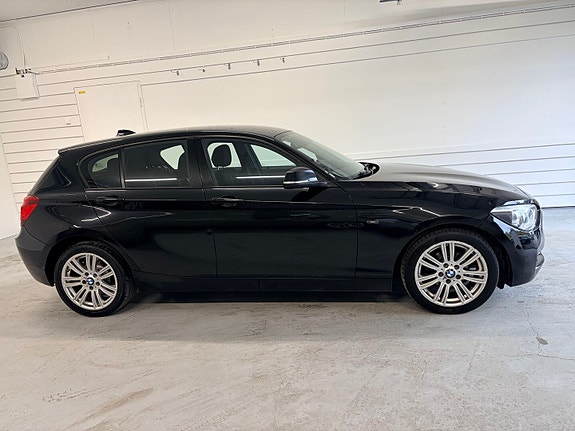 BMW 116i 4 of 25