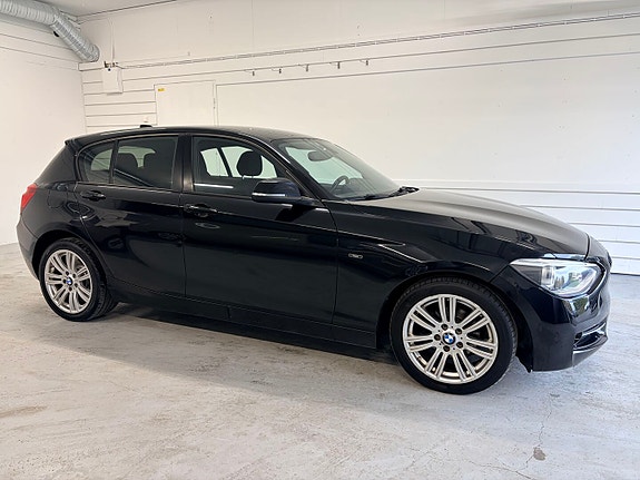 BMW 116i 3 of 25