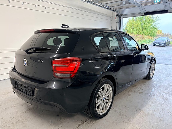 BMW 116i 5 of 25