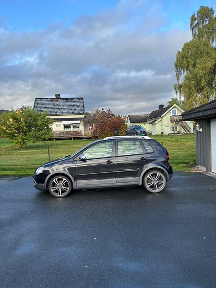 Volkswagen Polo 2 of 21