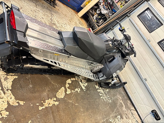 Ski-doo MXZ 8 of 9