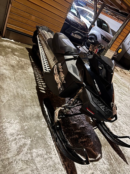Ski-doo MXZ 4 of 9