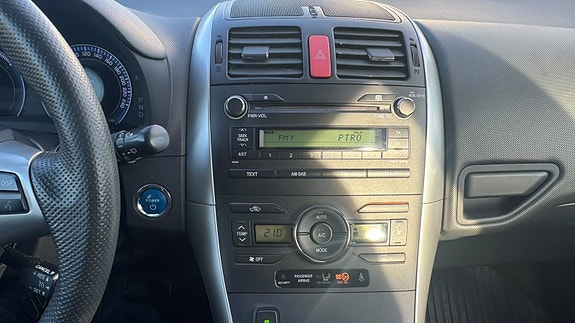 Toyota Auris 14 of 29