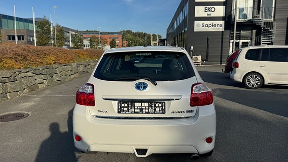 Toyota Auris 7 of 29