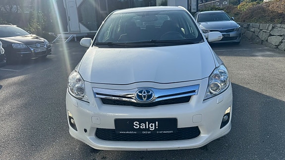 Toyota Auris 5 of 29
